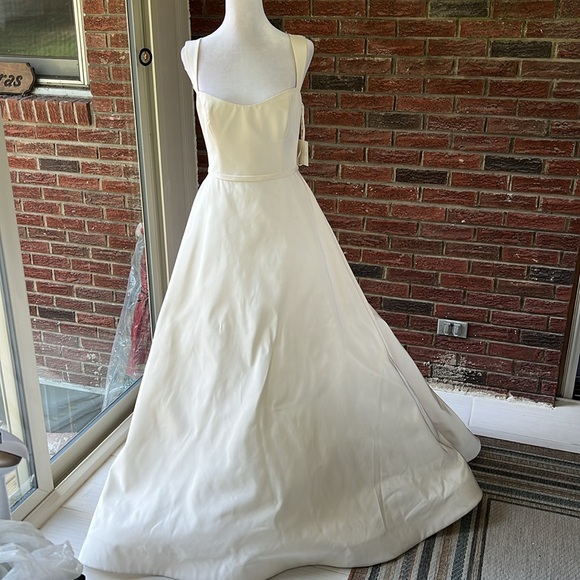 Amsale Bleecker Wedding Gown Store Floor Sample Ivory Size 10 - Picture 3 of 16